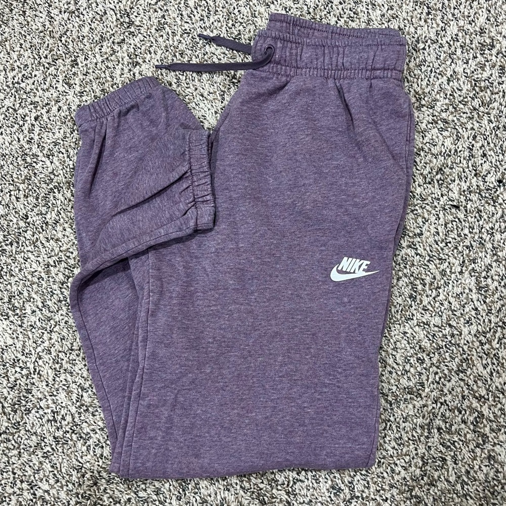 Nike Women’s Purple Sweatpant joggers w pockets great condition casual wear - Picture 1 of 3